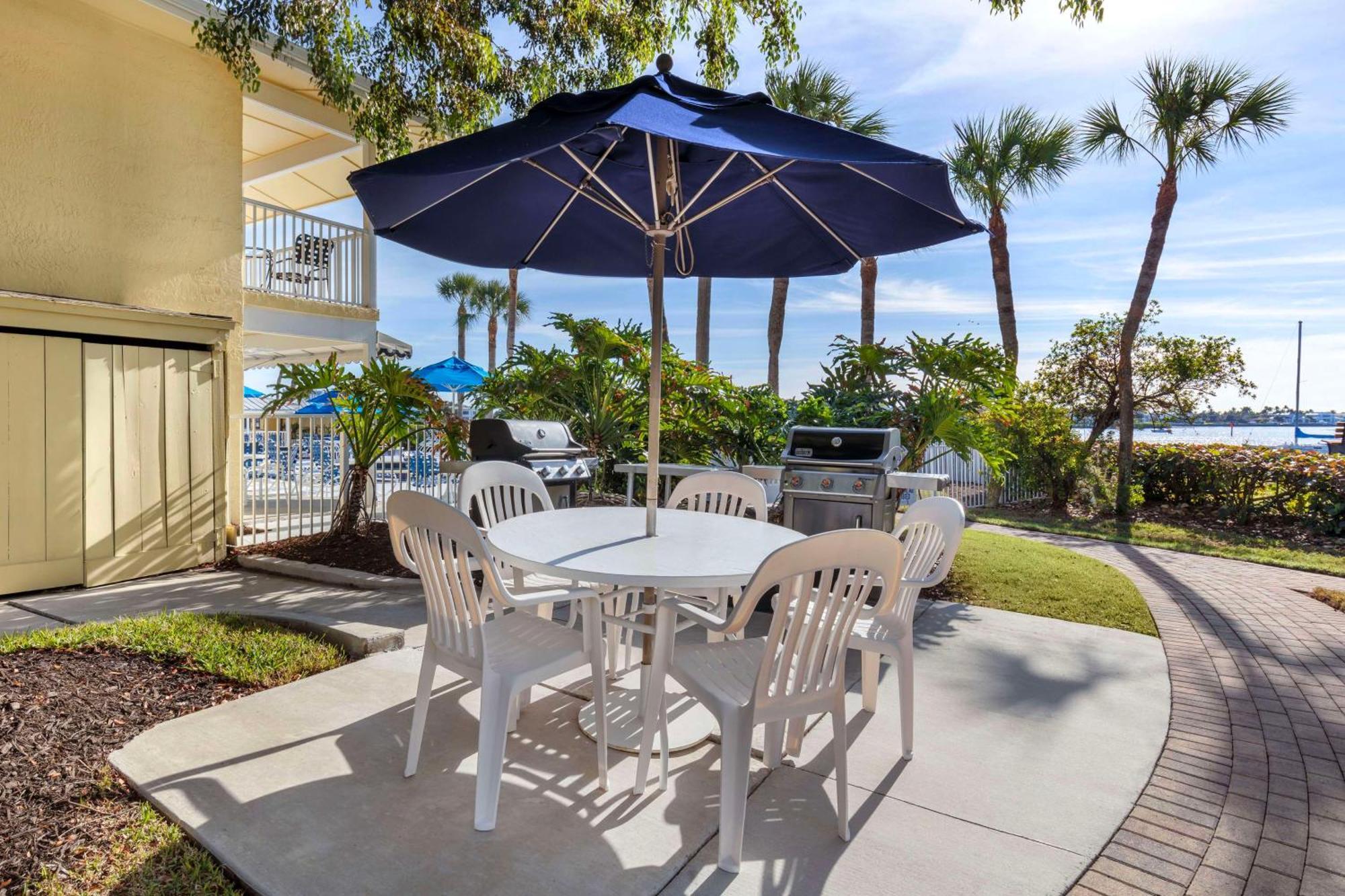 Charter Club Resort Of Naples Bay Extérieur photo